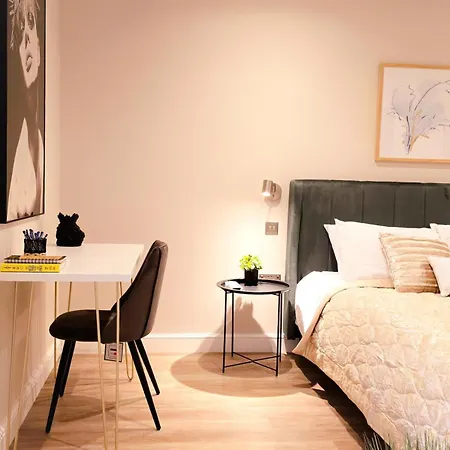 Exceptional Apartment & Gorgeous Interior & King Size Bed Leeds  Exterior photo
