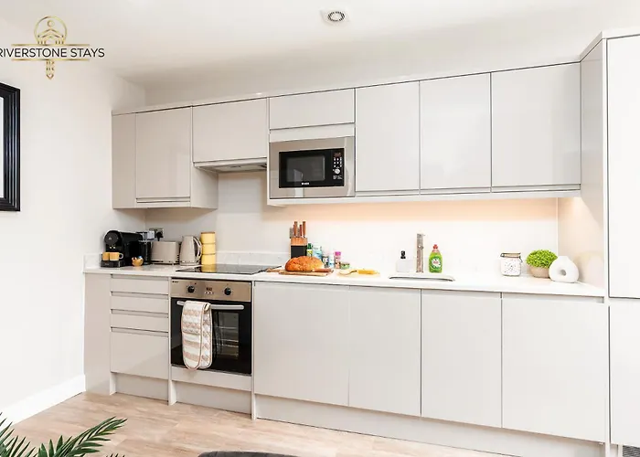 Exceptional Apartment & Gorgeous Interior & King Size Bed