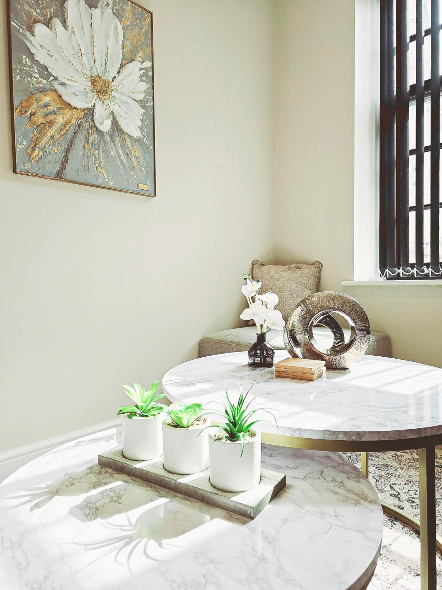 Exceptional & Gorgeous Interior & King Size Bed Apartment