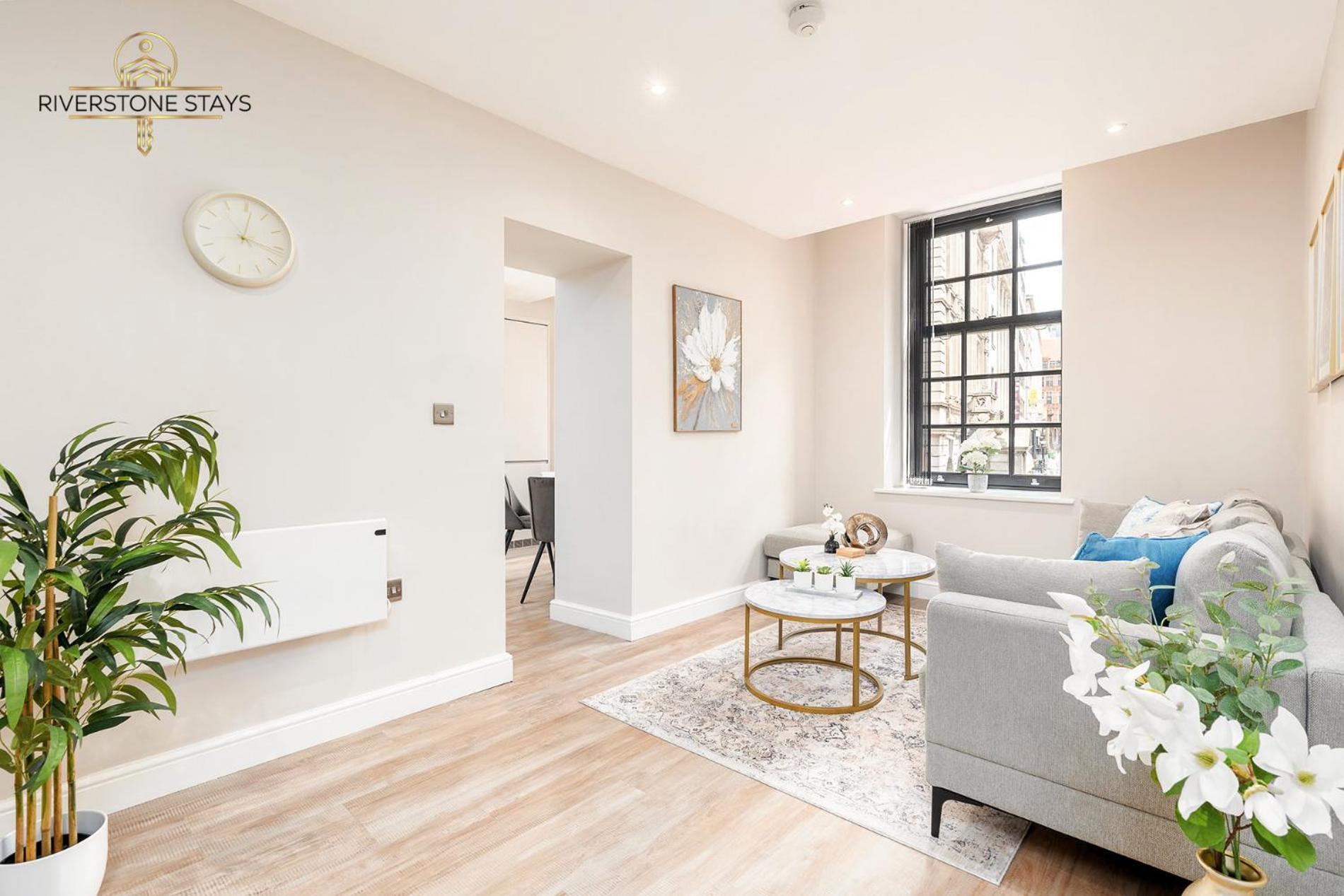 Exceptional & Gorgeous Interior & King Size Bed Apartment *